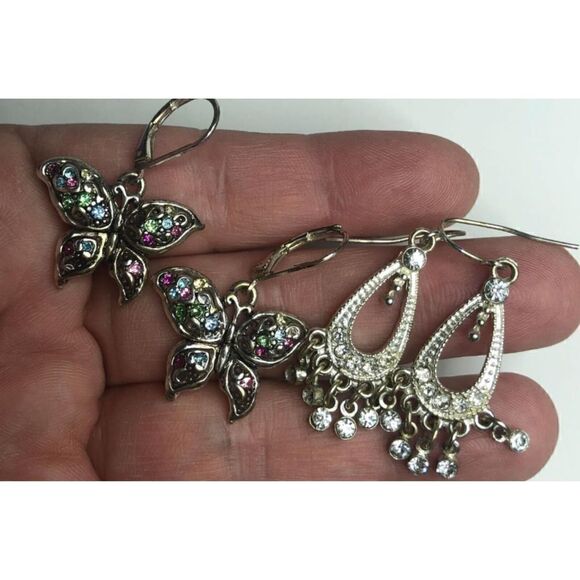 568 Lot of 2 silvertone CZ dangle Butterfly / chandelier earrings - Picture 1 of 2
